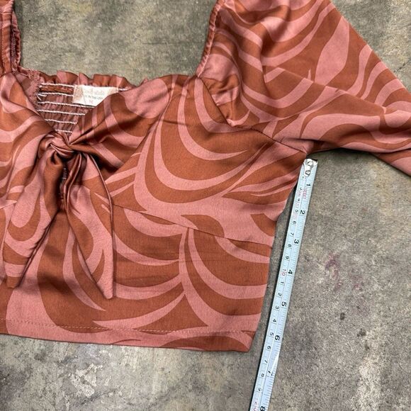 Altar’d State marble swirl satin tie front long sleeve top - Picture 5 of 6